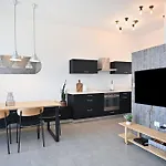 Cosy 2Br Next To Gordon Beach By Holyguest
